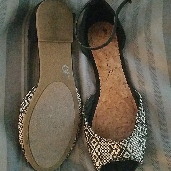 Rampage black and cream peep toe flats - Picture 3 of 4